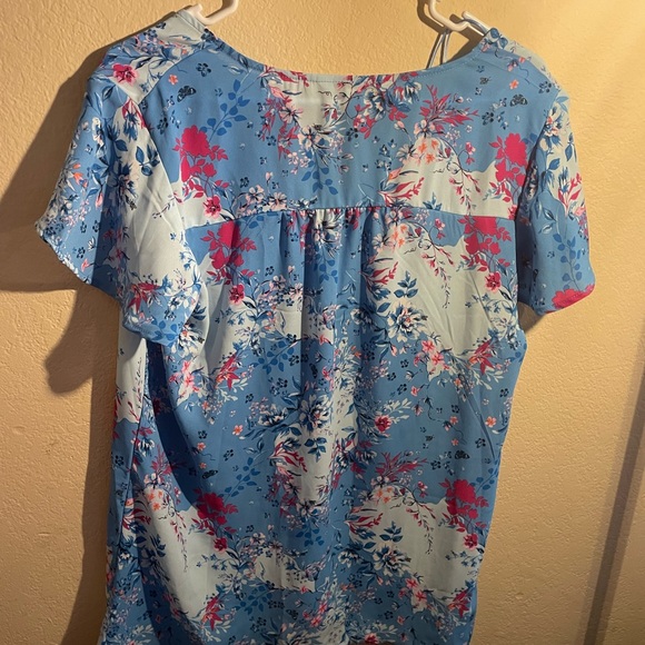 The Pioneer Women Short Sleeve Blue Dress Top Blouse With Flowers- Medium - Picture 3 of 4